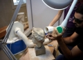Καθαρισμός με lazer της μαρμάρινης κεφαλής της Νέμεσις